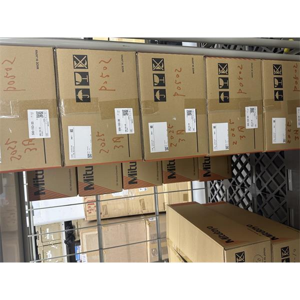 日本MITUTOYO三豐數顯卡尺500-153-30